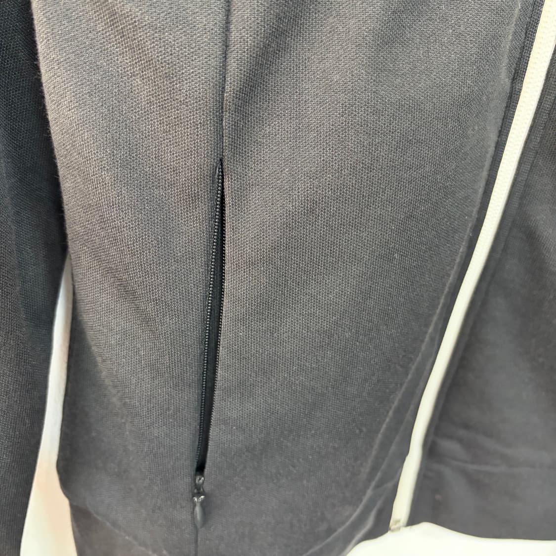 아디다스 블랙 삼선 트랙탑 상품이미지3