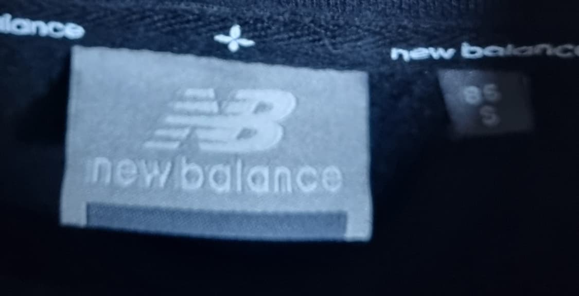 오버핏 S ) 뉴발란스 블랙 기모 반집업 크롭 맨투맨 상품이미지3