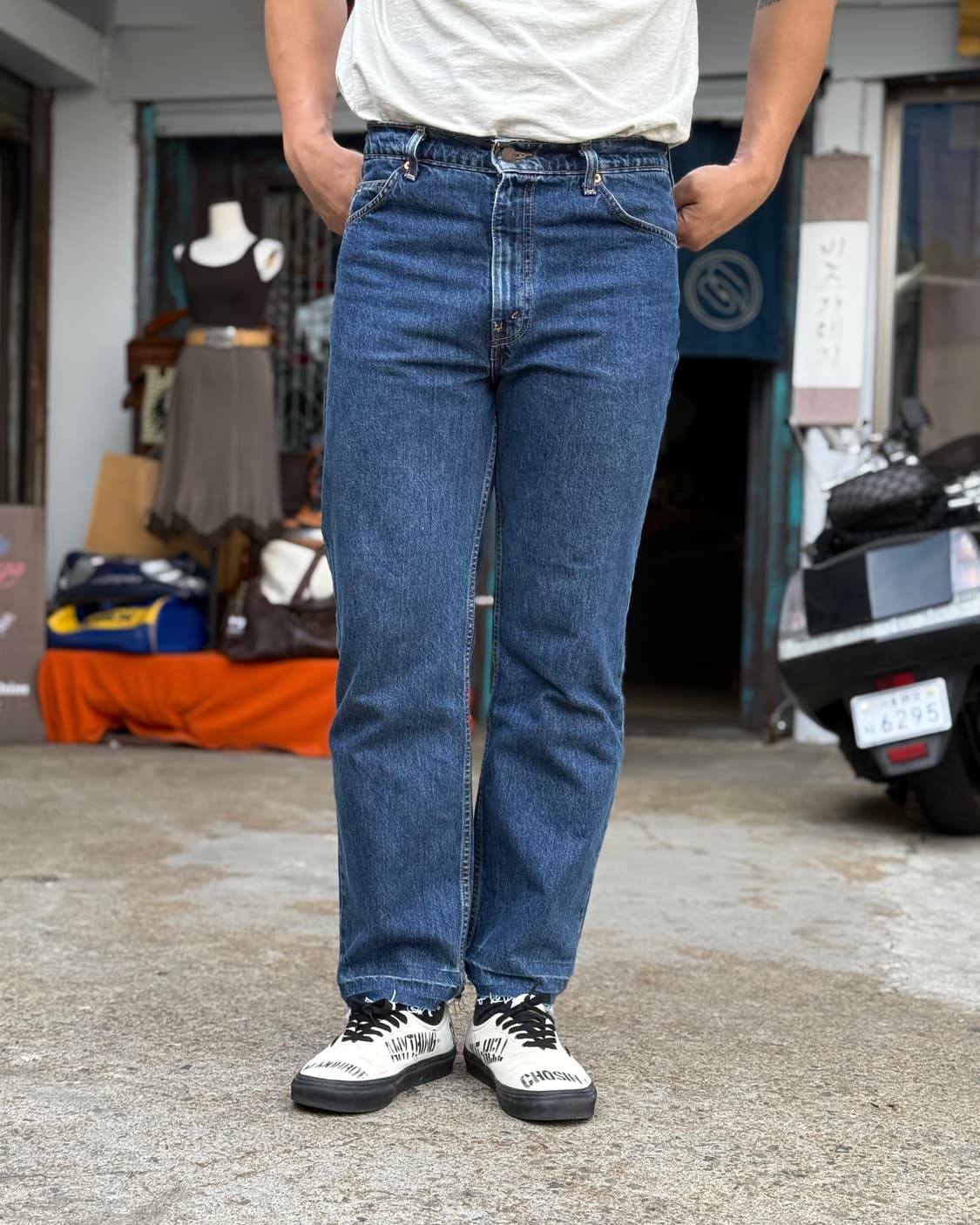 90‘s Levi's [오렌지탭] 605 슬림 테이퍼드 핏 데님 팬츠 3 상품이미지8