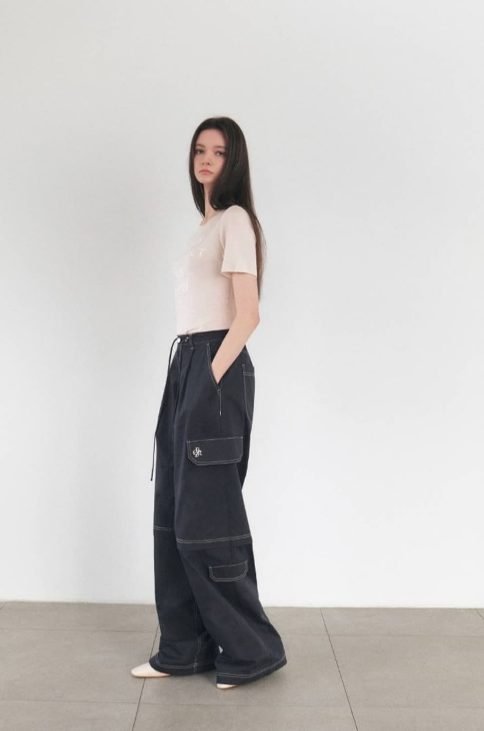 (공홈품절)시티브리즈 스티치 카고 배색 팬츠 핑크차콜 상품이미지1