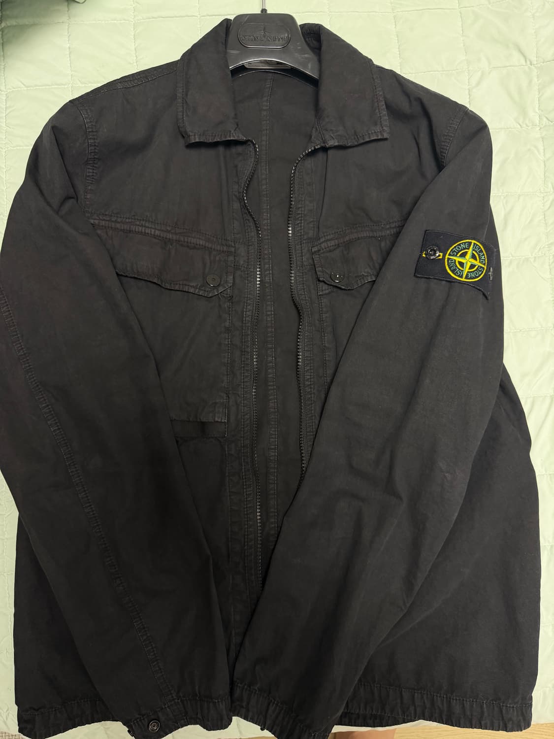[백화점판/새상품급] 24ss 스톤아일랜드 셔츠자켓 블랙 M 상품이미지1