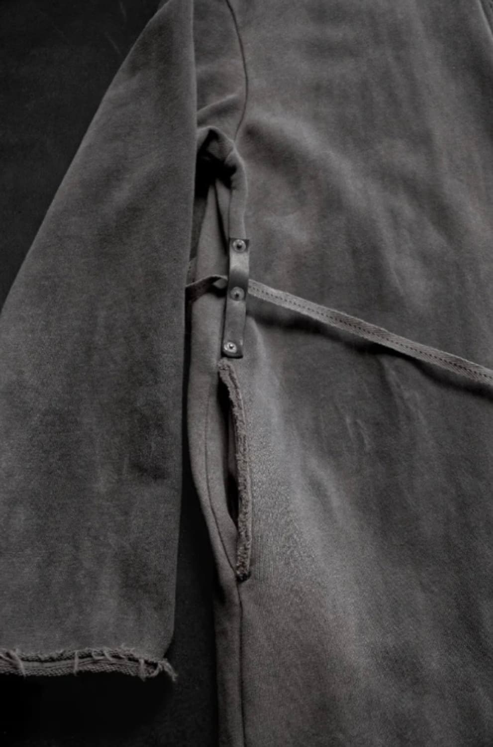 Lun Peng 카키시부 염색 후드 코트 상품이미지6