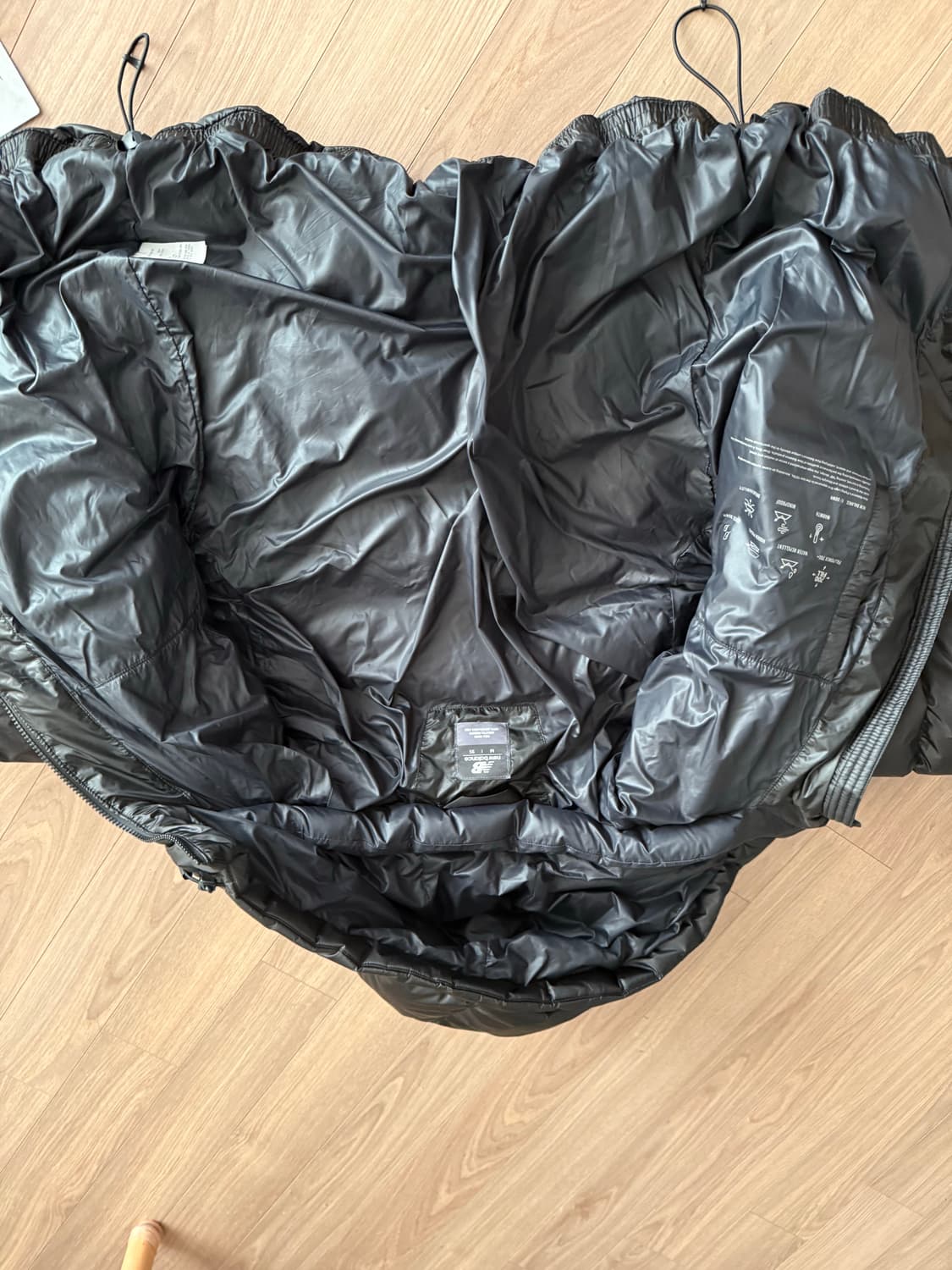 뉴발란스 플라잉77 헤드구스다운 검정 상품이미지4