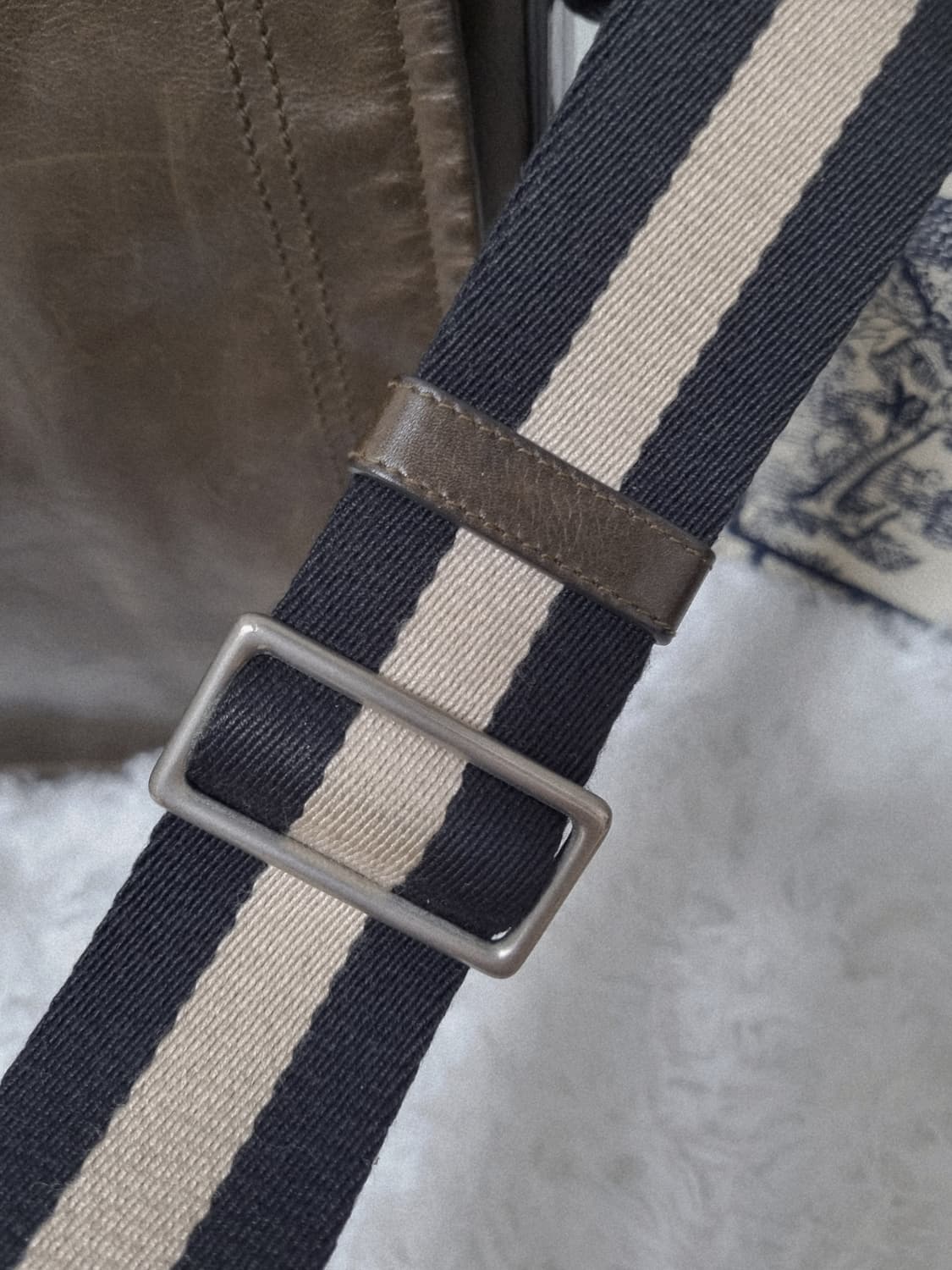 정품) 발리 메신저 백  상품이미지6