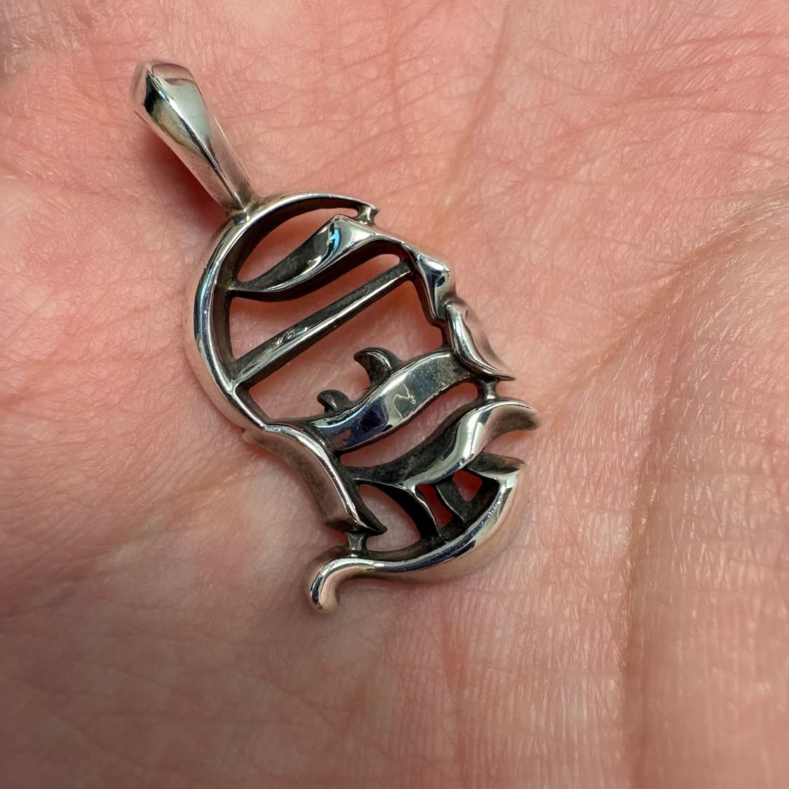 크롬하츠 CH 버티컬 로고 펜던트 상품이미지2