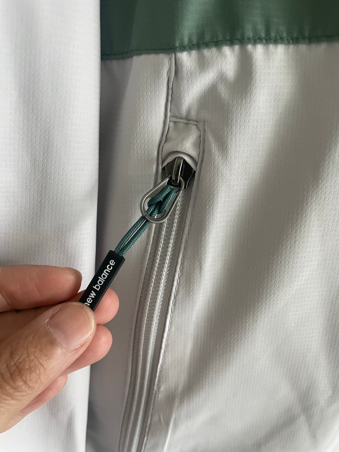 뉴발란스 모리걸 하구미 청록 후디 윈드브레이커 상품이미지4