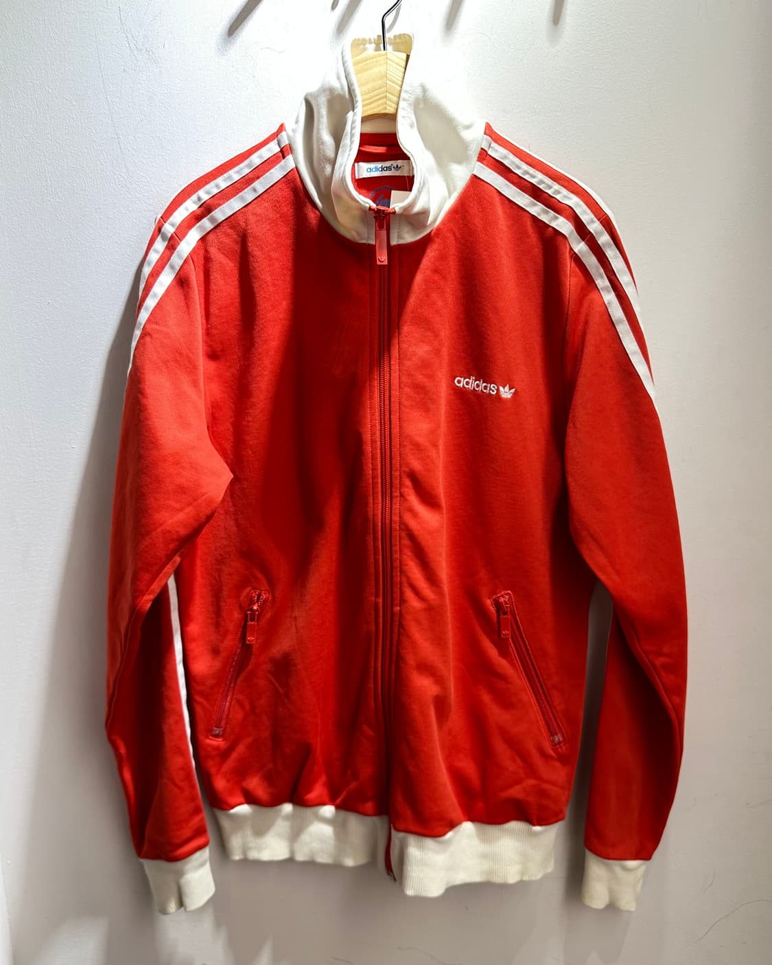 40 아디다스 이니셜로고 포인트 오렌지 트랙탑 상품이미지2