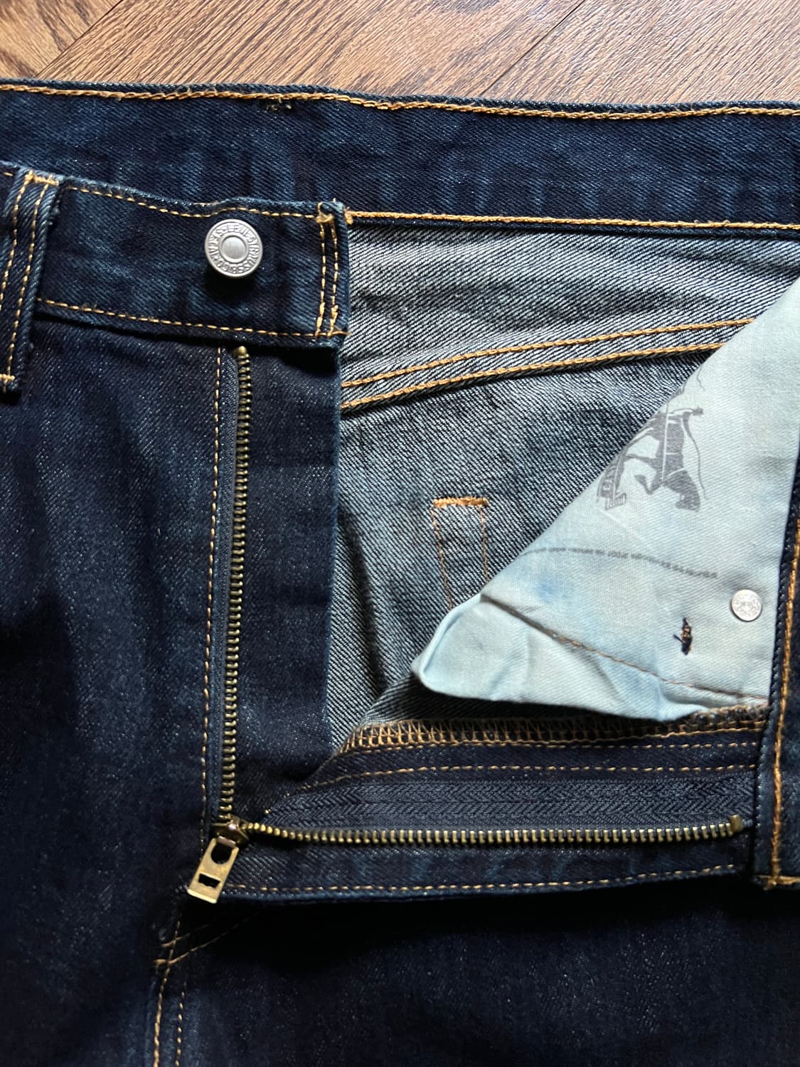 [34]리바이스 505 레귤러 스트레이트핏 생지 데님 팬츠 상품이미지3