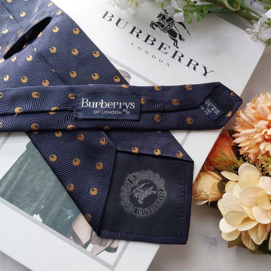 버버리 실크 도트&기마사 자카드 넥타이 9.5cm A+등급 K1531
 상품이미지8