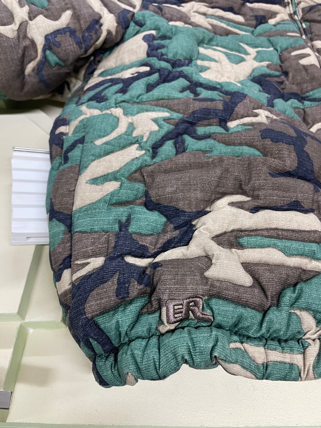 ERL 카모 패딩 L 상품이미지4