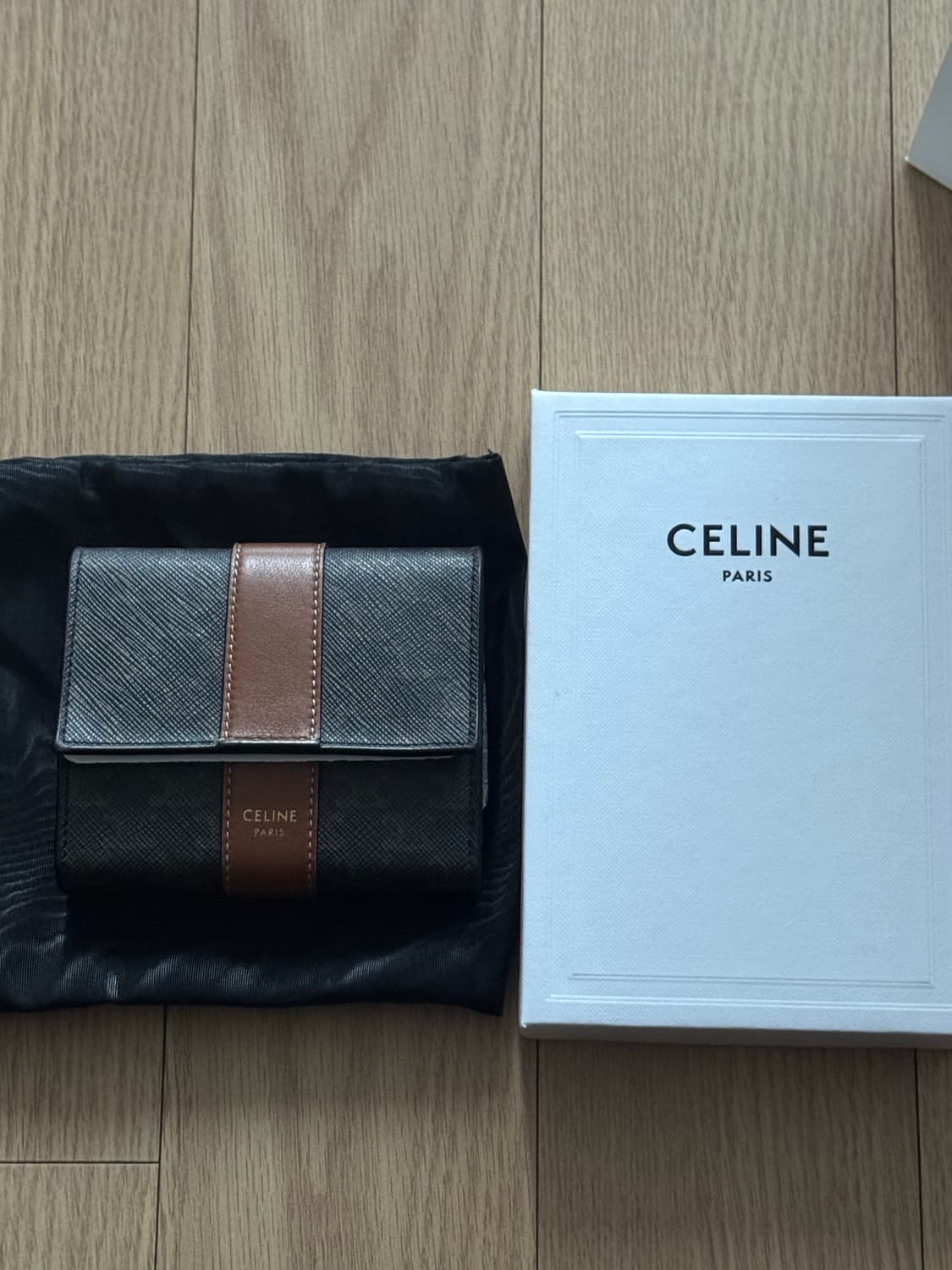 셀린느 트리오페 3단 반지갑  상품이미지1