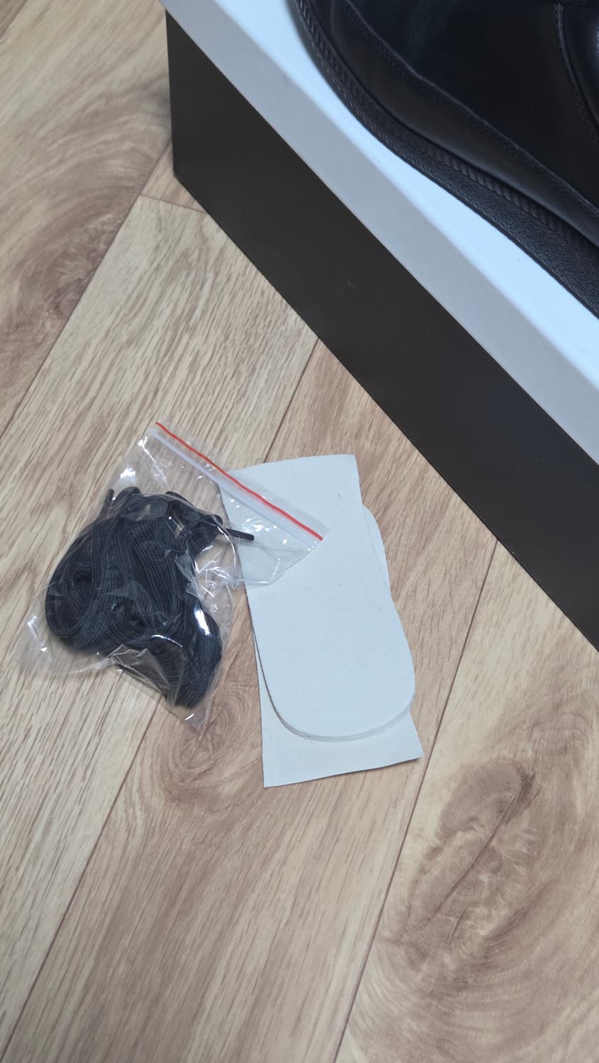 페몬트 드레스 블랙 스니커즈 285 풀박스 구동화 상품이미지8