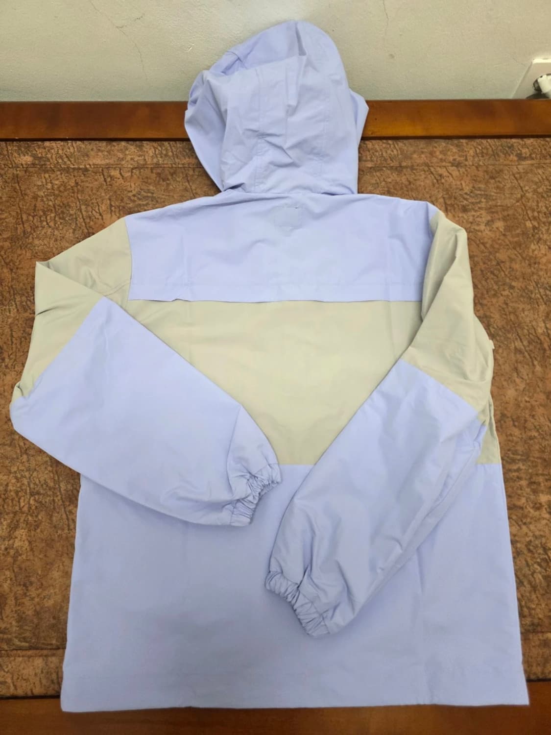 [새제품] BTS IDOL 테마 윈드브레이커 바람막이 M 상품이미지6