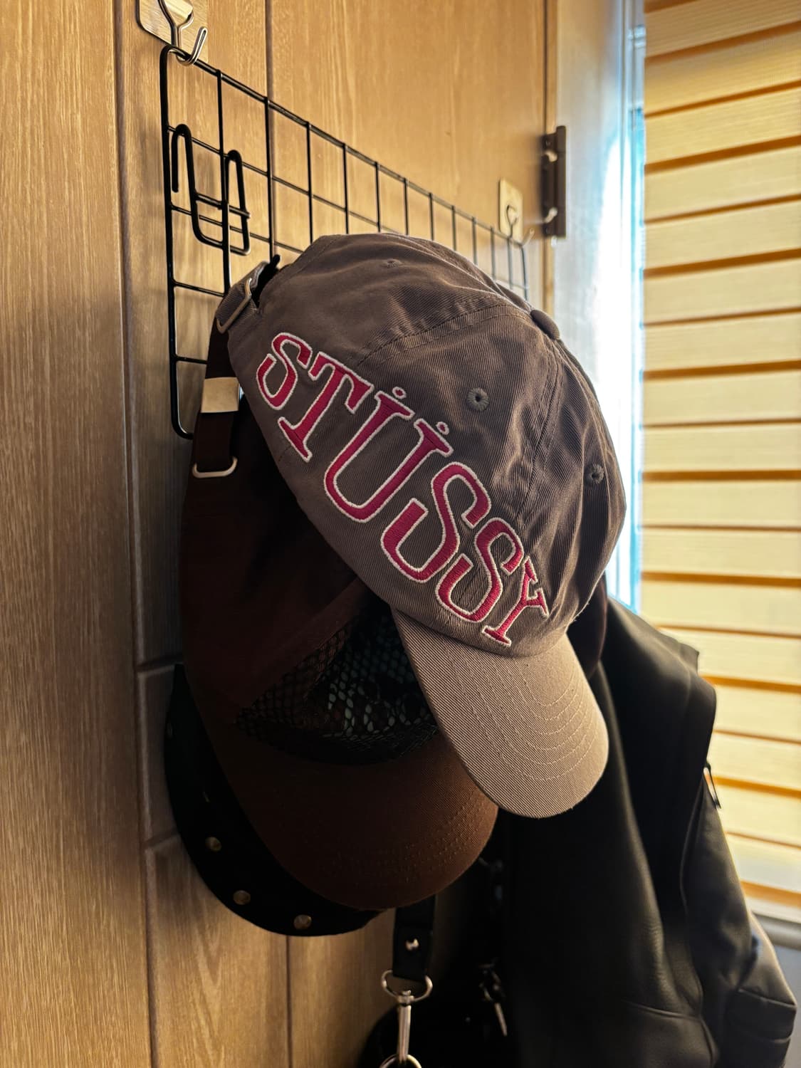 Stussy  24ss 로우 프로 로고 자수 모자 상품이미지2