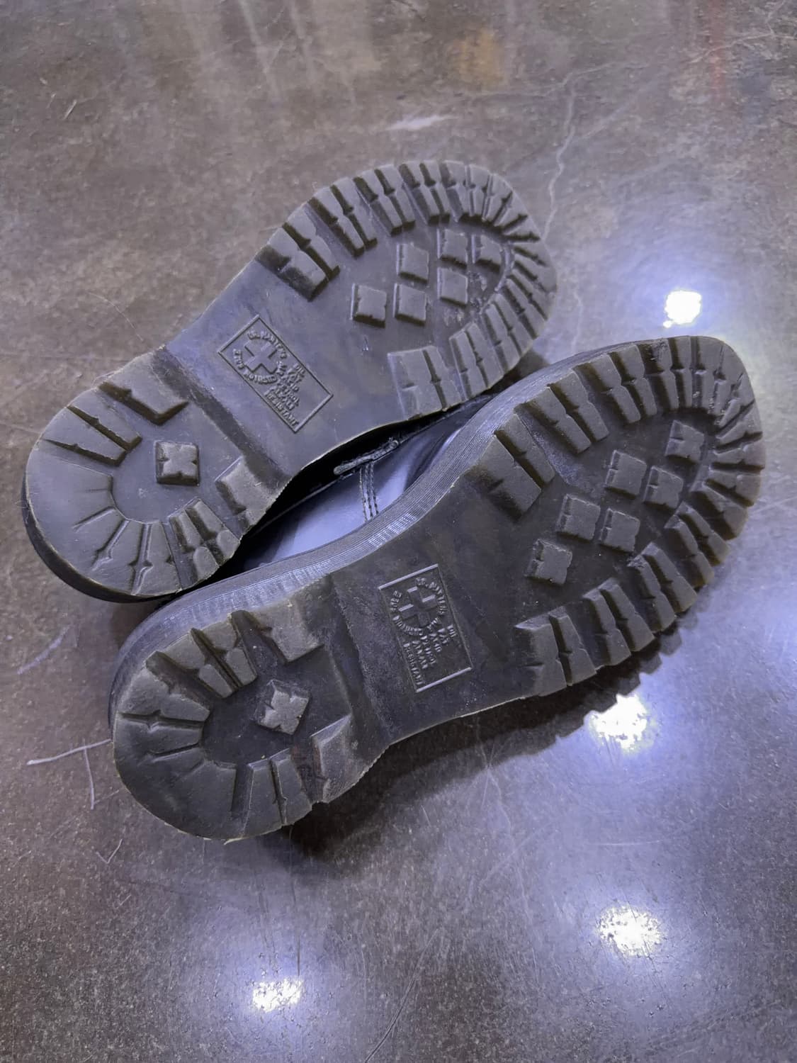 닥터마틴 아드리안 쿼드 태슬 로퍼 블랙 250 상품이미지9