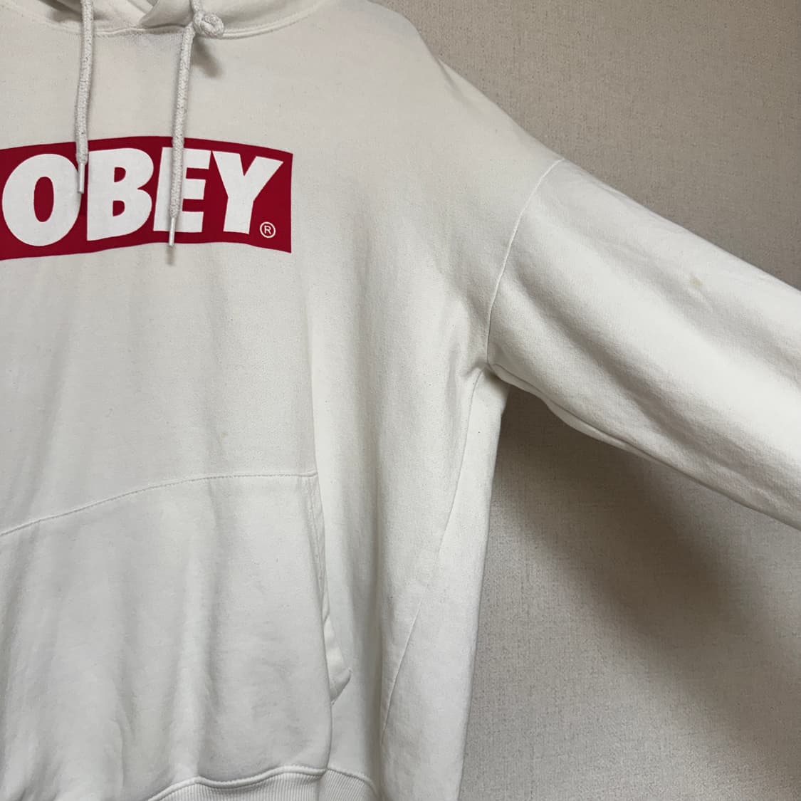 오베이 흰색 후드티 L 팝니다! 상품이미지4