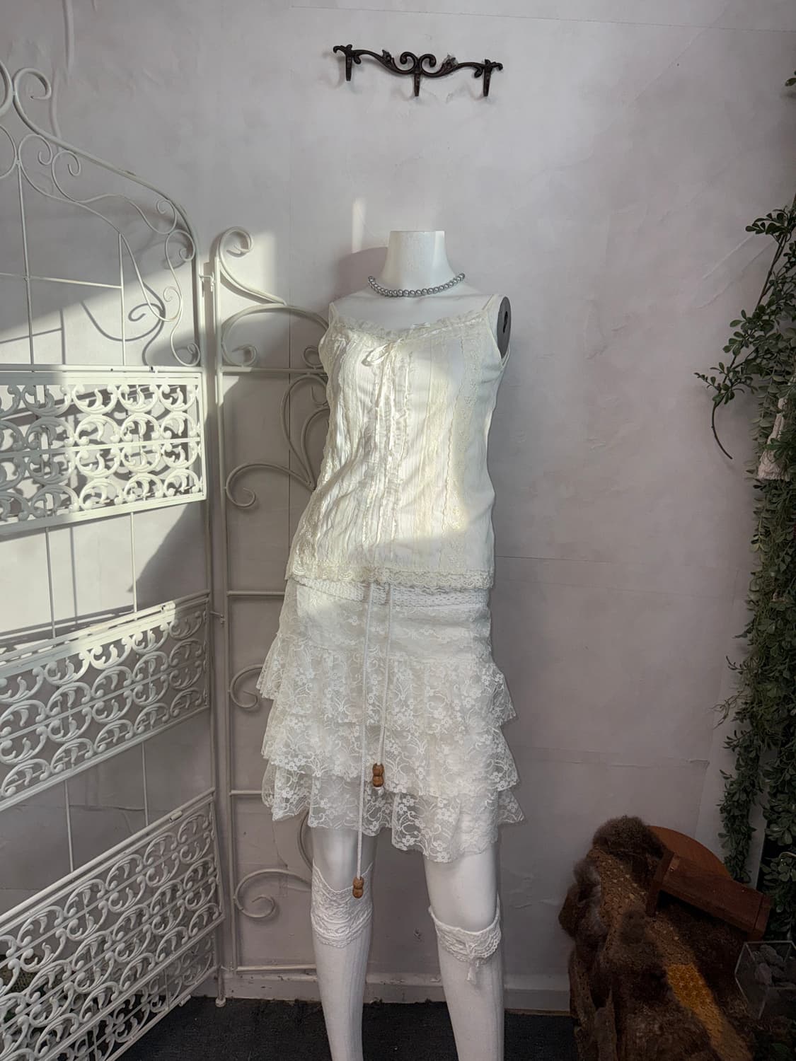 Ivory floral dot lace sleeveless  상품이미지5