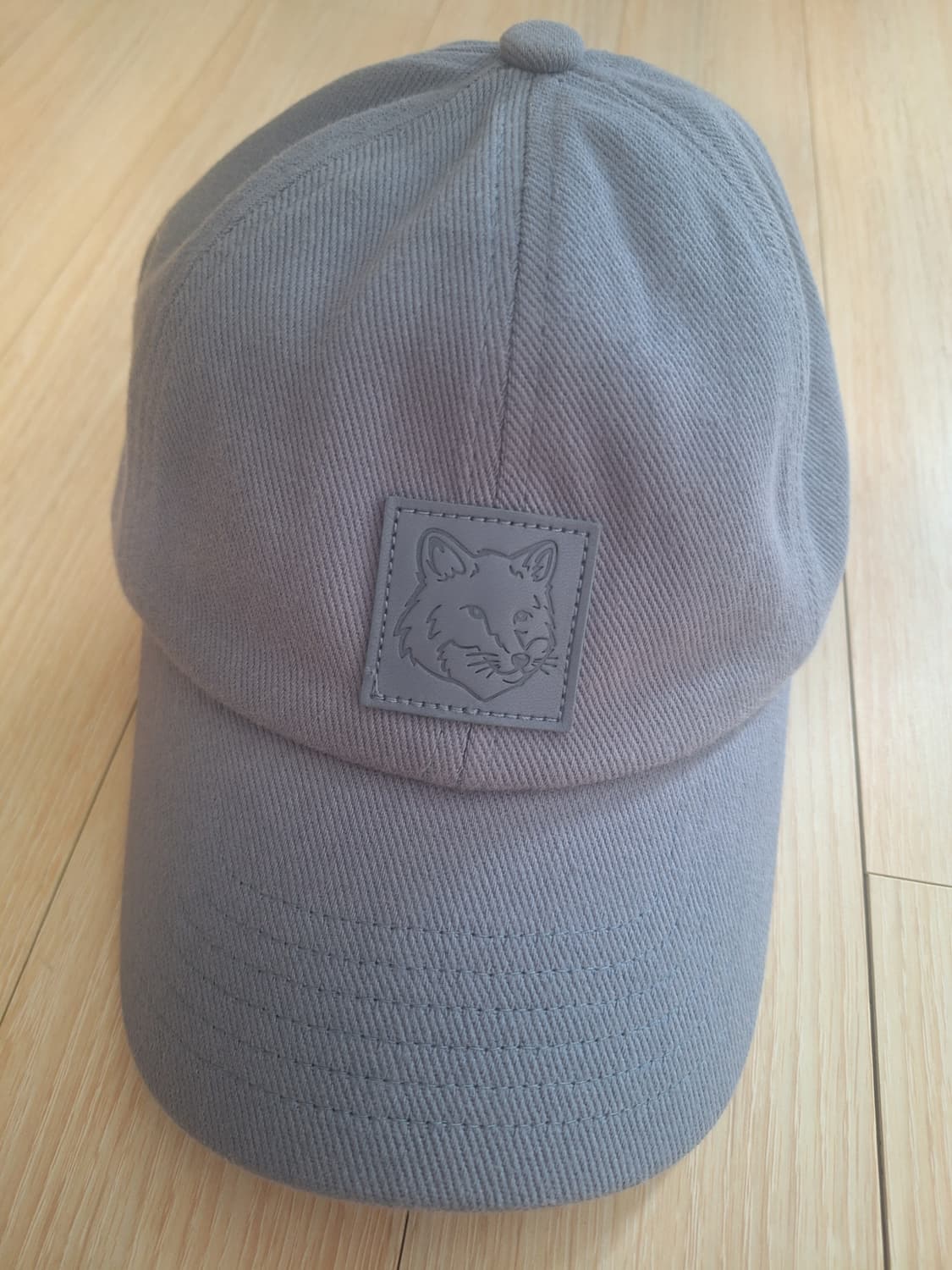 메종키츠네 볼드폭스 레더패치 볼캡 모자 블루 판매합니다! 상품이미지1