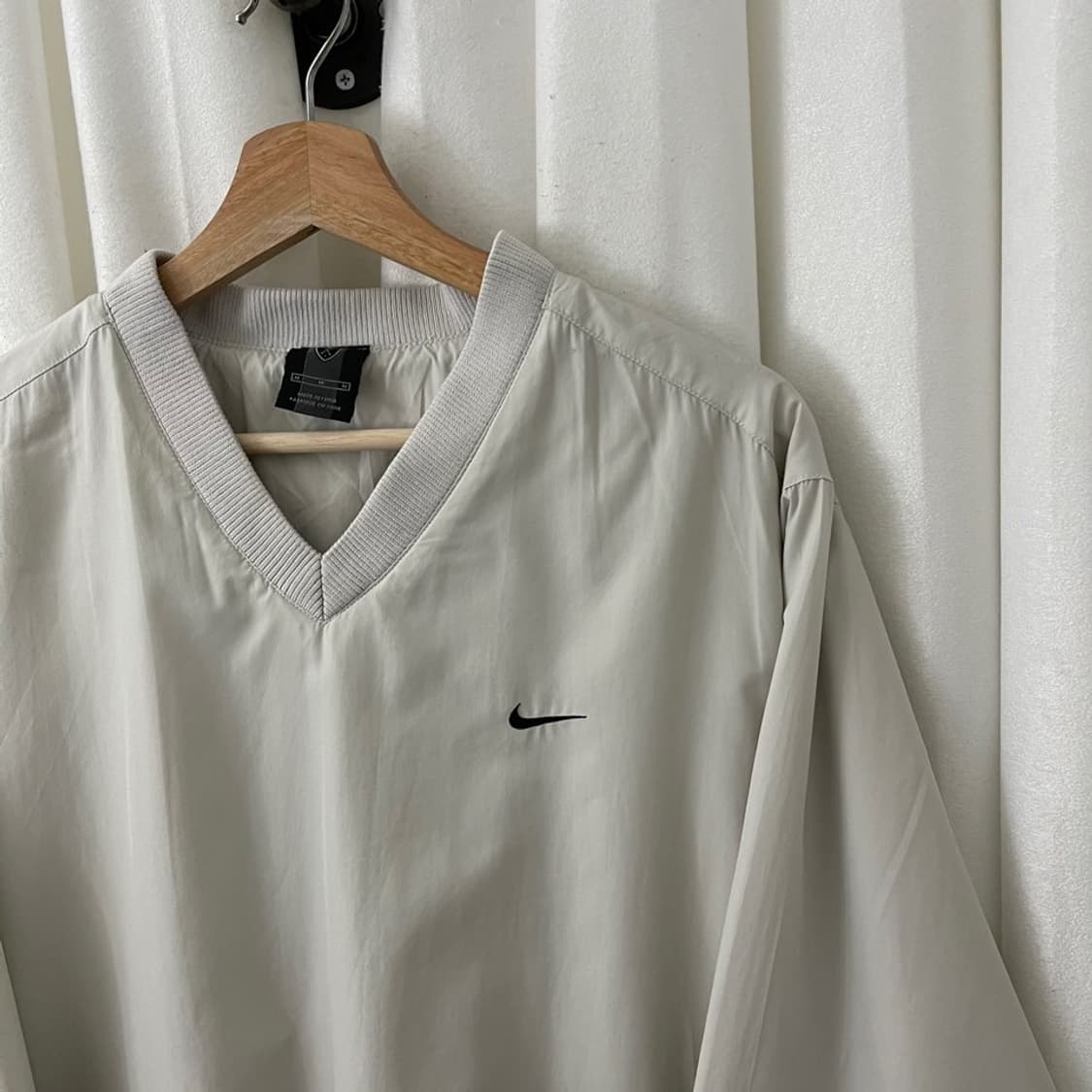 나이키 아이보리 브이넥 웜업 상품이미지4