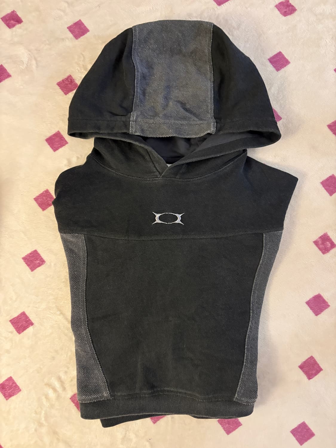 크리틱 크롭 후디 상품이미지1