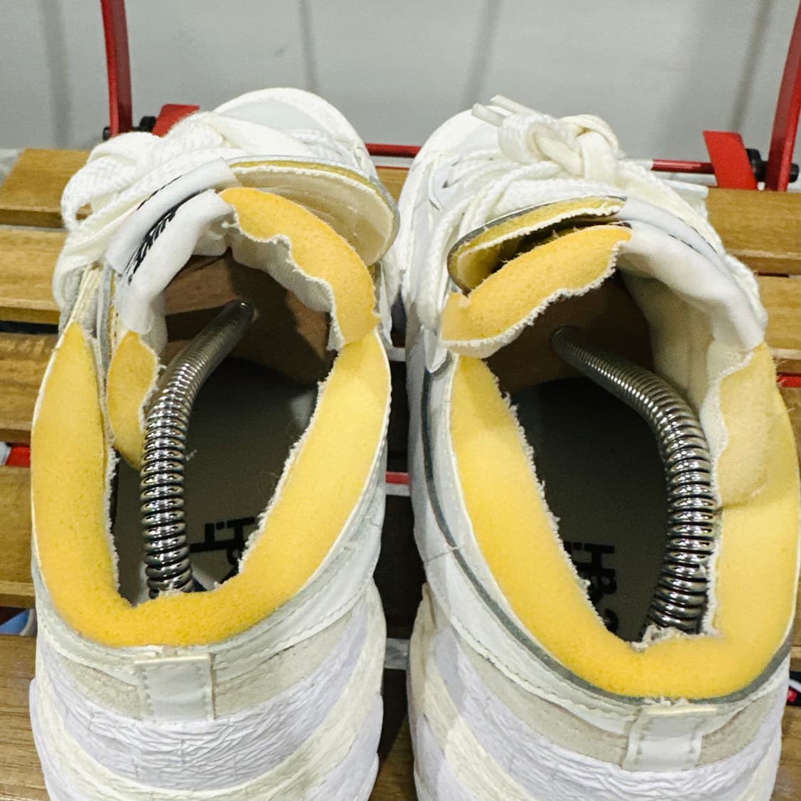 270) 나이키 운동화 남성 남자  사카이 블레이저 로우 화이트 패이턴트 상품이미지5