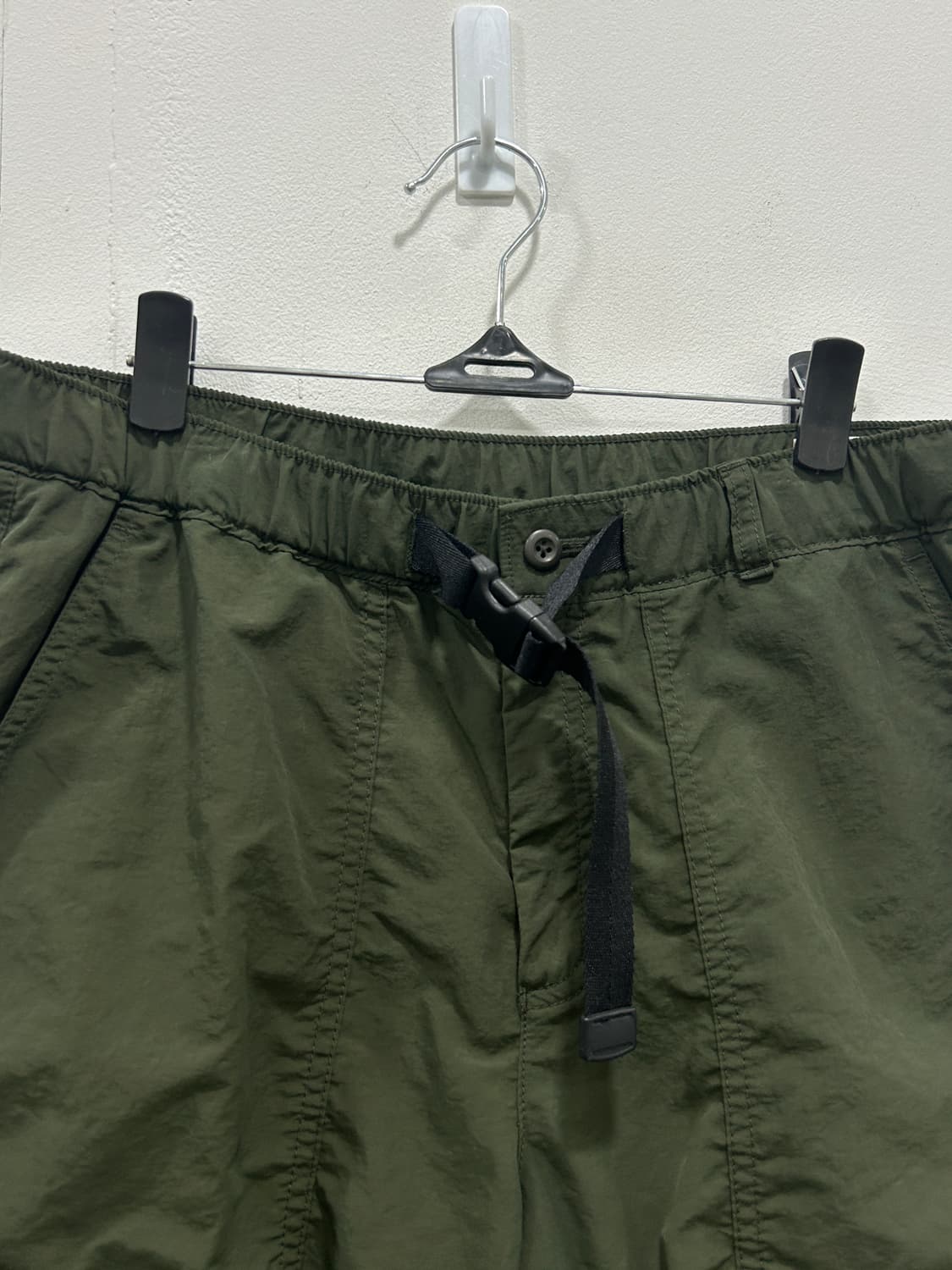 무탠다드 카키 나일론 벨티드 반바지  상품이미지2