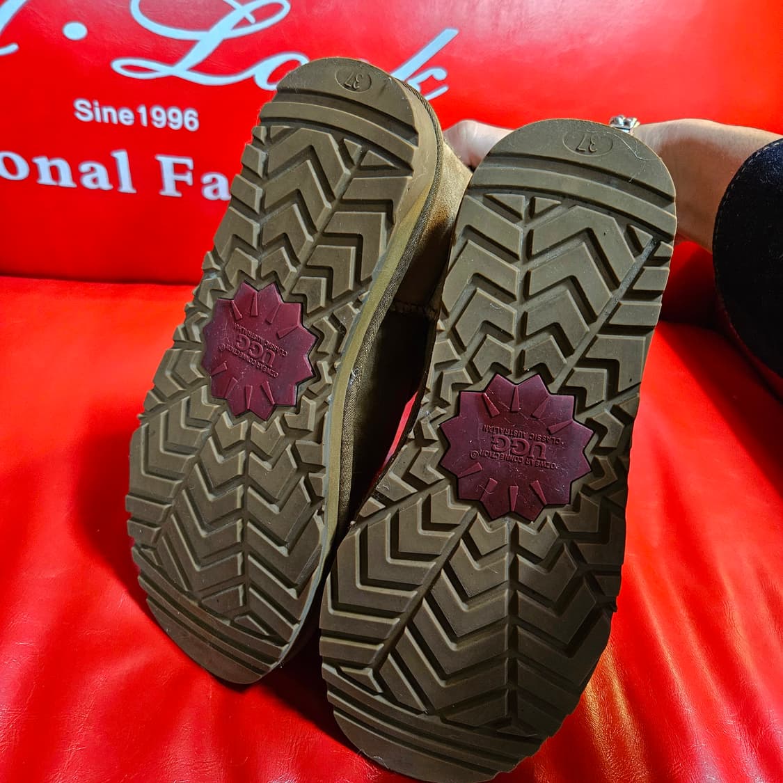 어그(UGG) 클레식 미니 체스트넛 양털 부츠 37size 상품이미지6