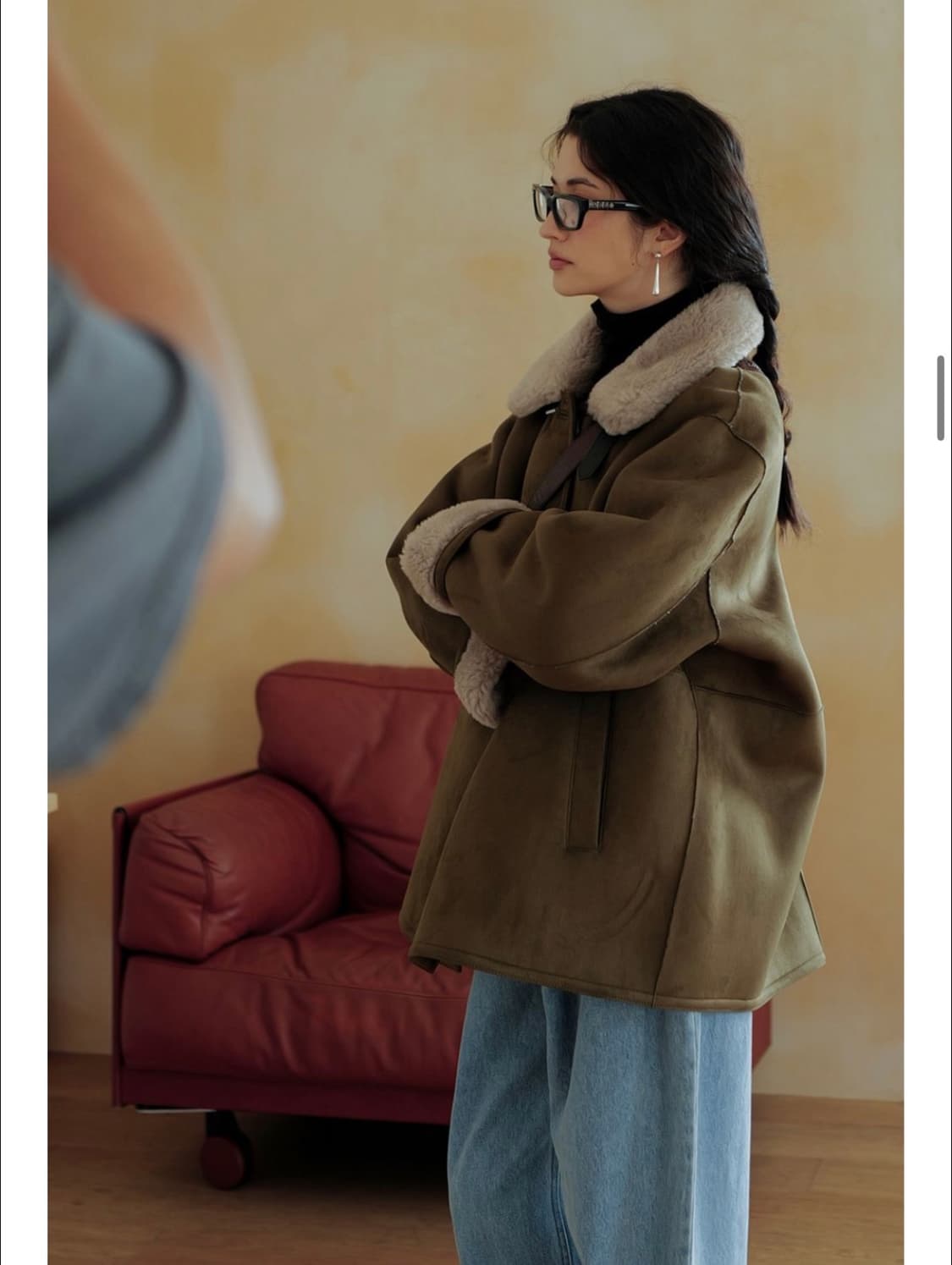 더밀루이 미니 무스탕 블랙 스웨이드 상품이미지2