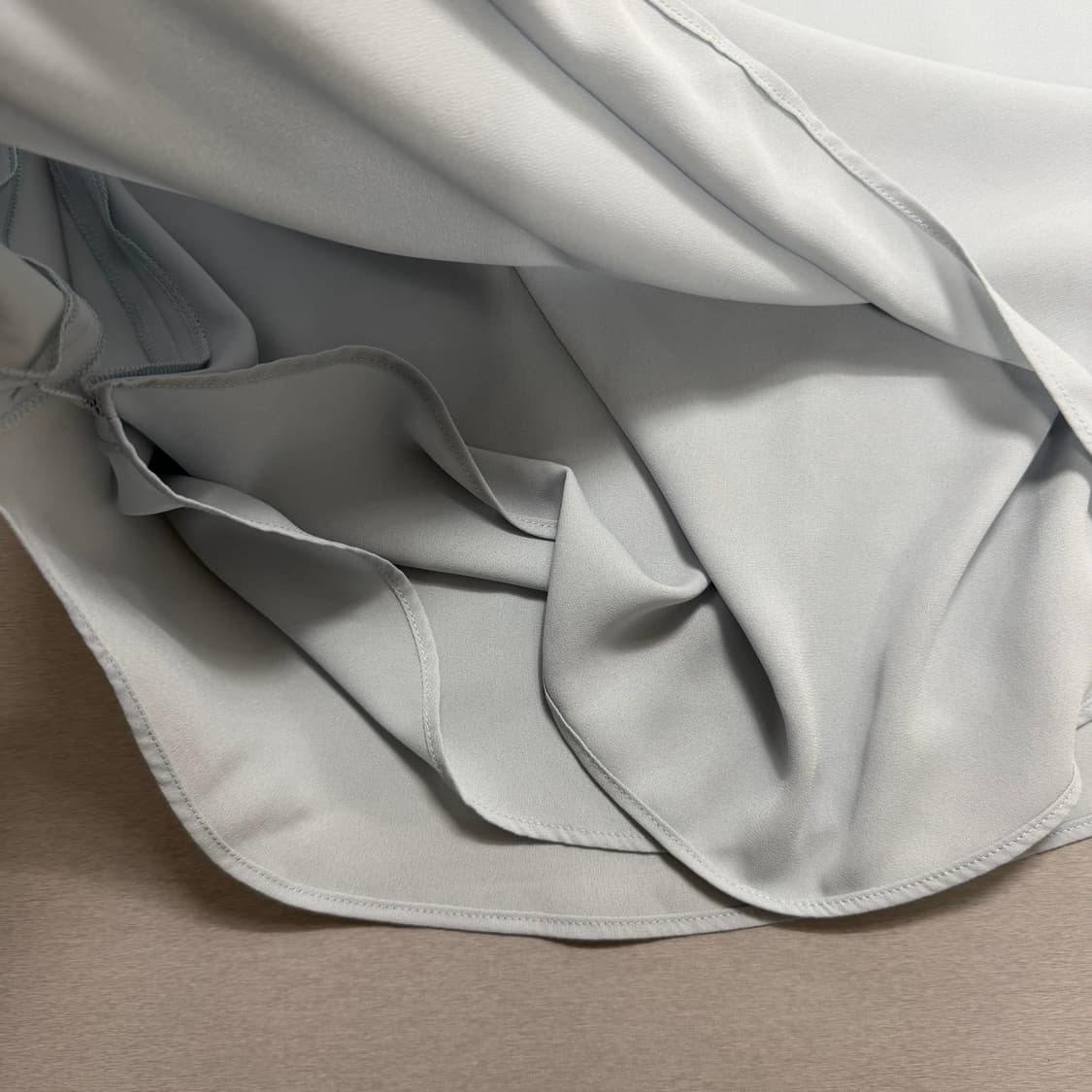 ORR(오르) 와이드넥 슬리브리스 블라우스 상품이미지4