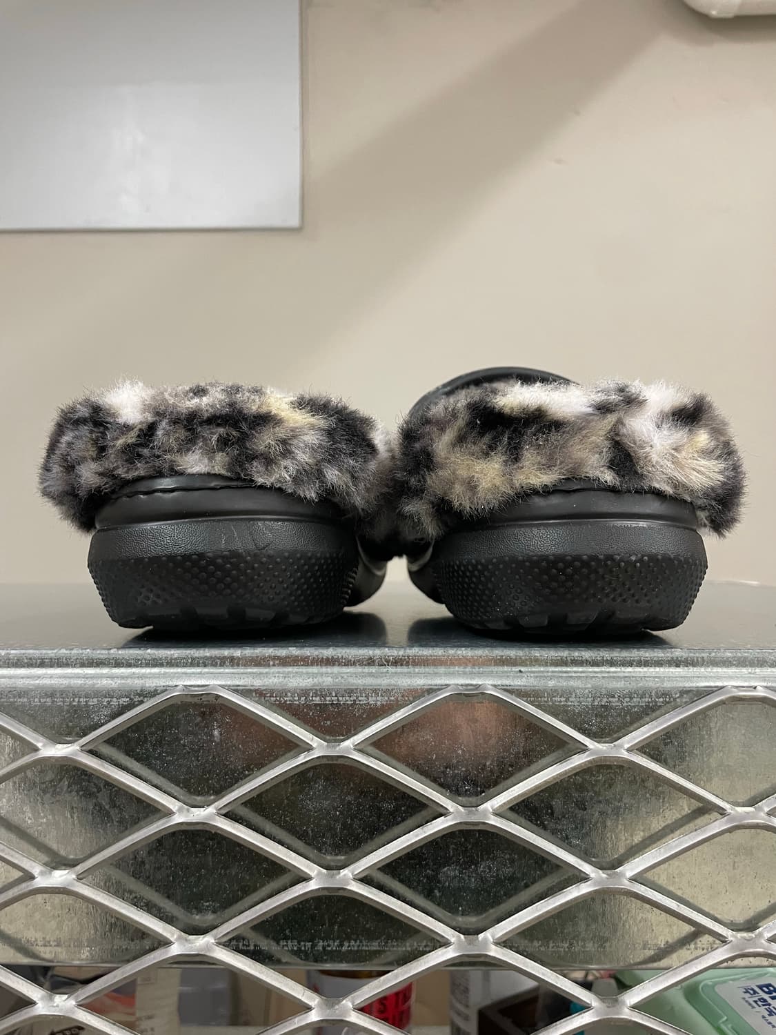 크록스 클래식 퍼 슈어 클로그 M6 (gr-4353) 상품이미지3