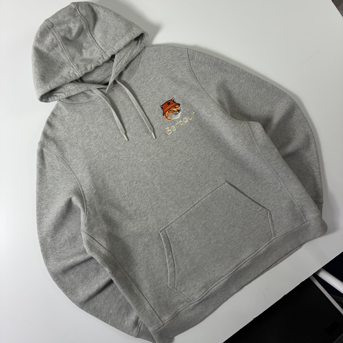 Barbour  바버 x 메종키츠네 폭스헤드 그레이 후드티  상품이미지2