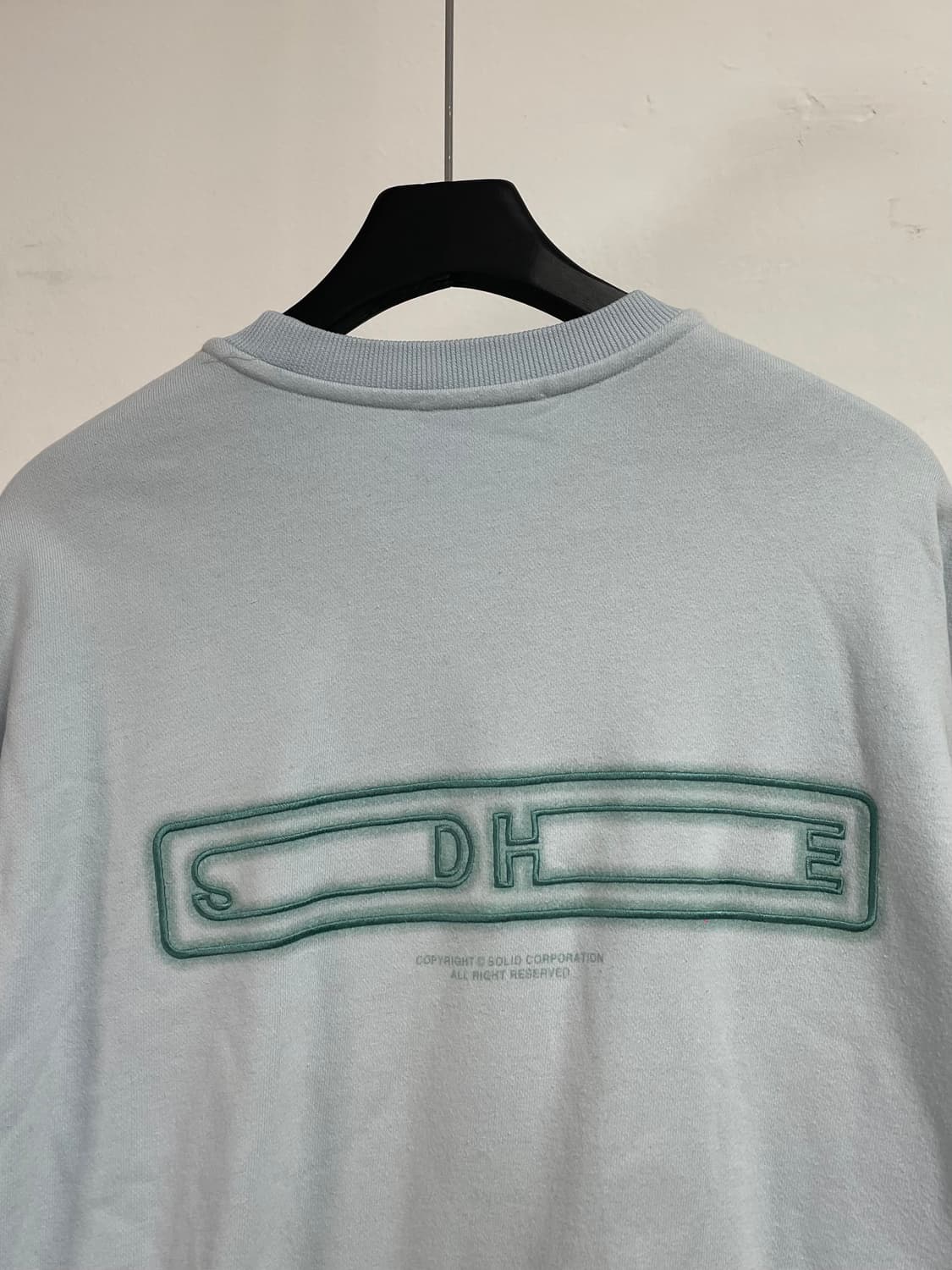 솔리드옴므 네온 백로고 맨투맨(on.339) 상품이미지4