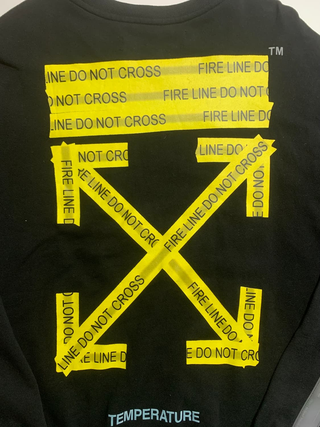 오프화이트 블랙 맨투맨 상품이미지4