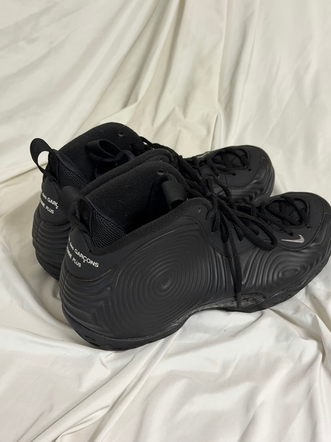 나이키 x 꼼데가르송 옴므 플러스 에어 폼포짓 원 블랙 상품이미지4