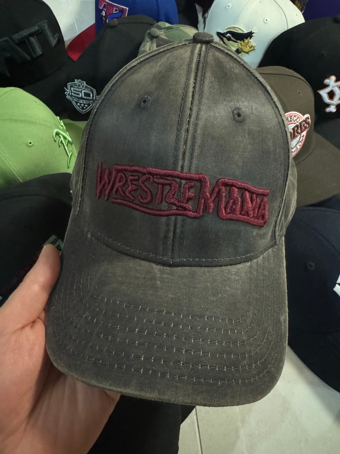 트래비스 스캇 캑터스 잭 x WWE 레슬매니아 캡 미시착 처분  상품이미지1