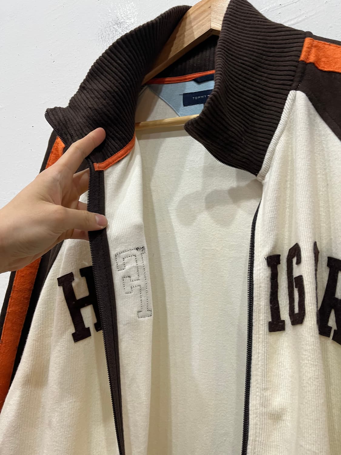타미힐피거 아플리케 브라운 니팅 트랙탑 져지 XL 상품이미지5