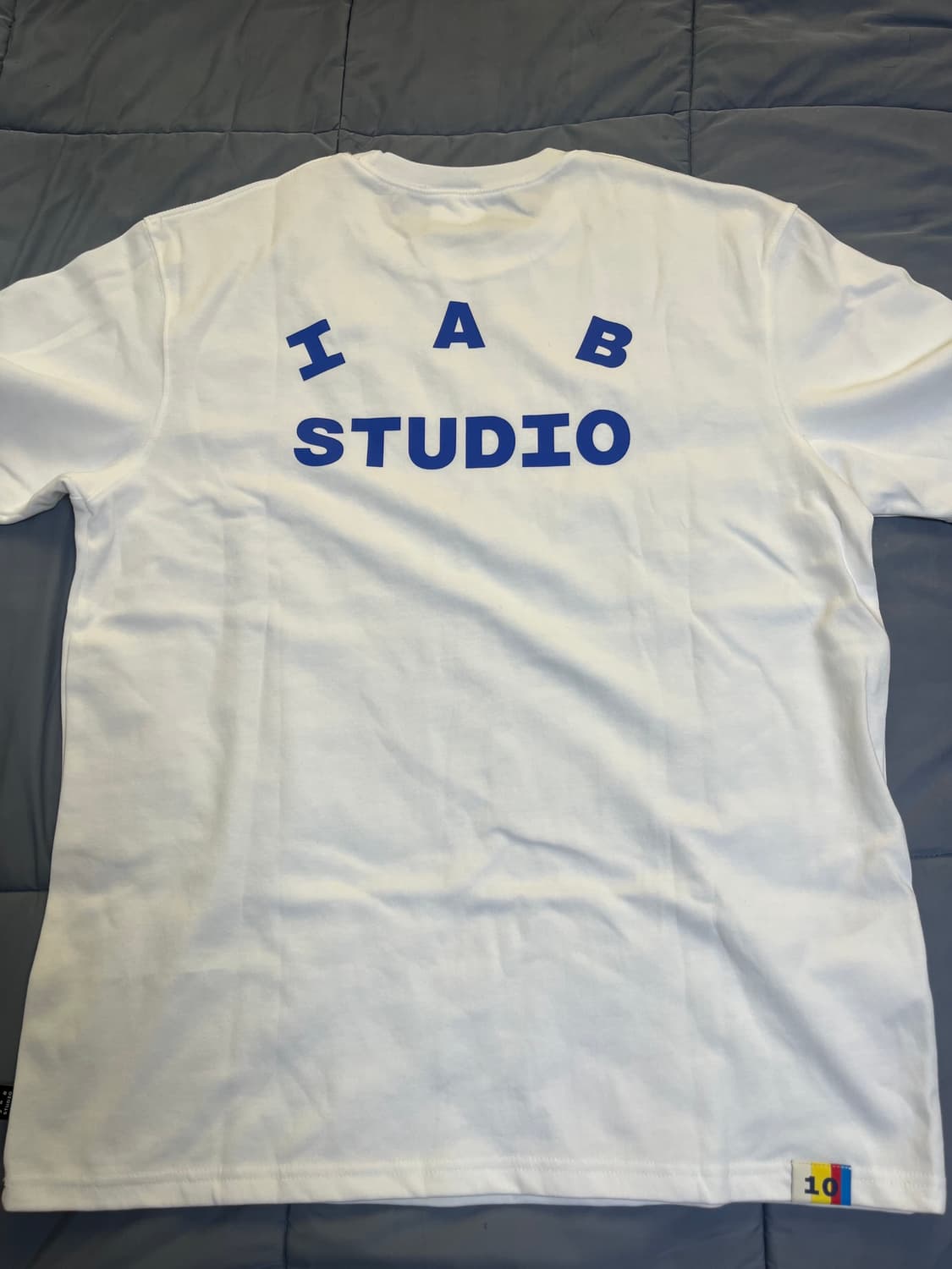 아이앱스튜디오 10주년 티셔츠  상품이미지2
