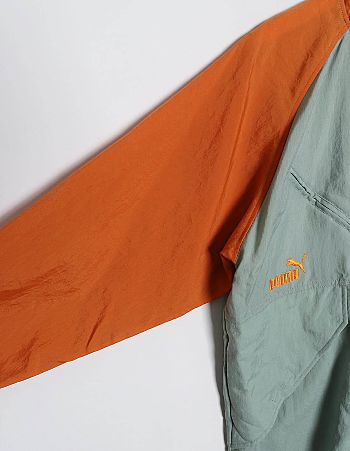 Old PUMA Nylon Zip Jacket 상품이미지3