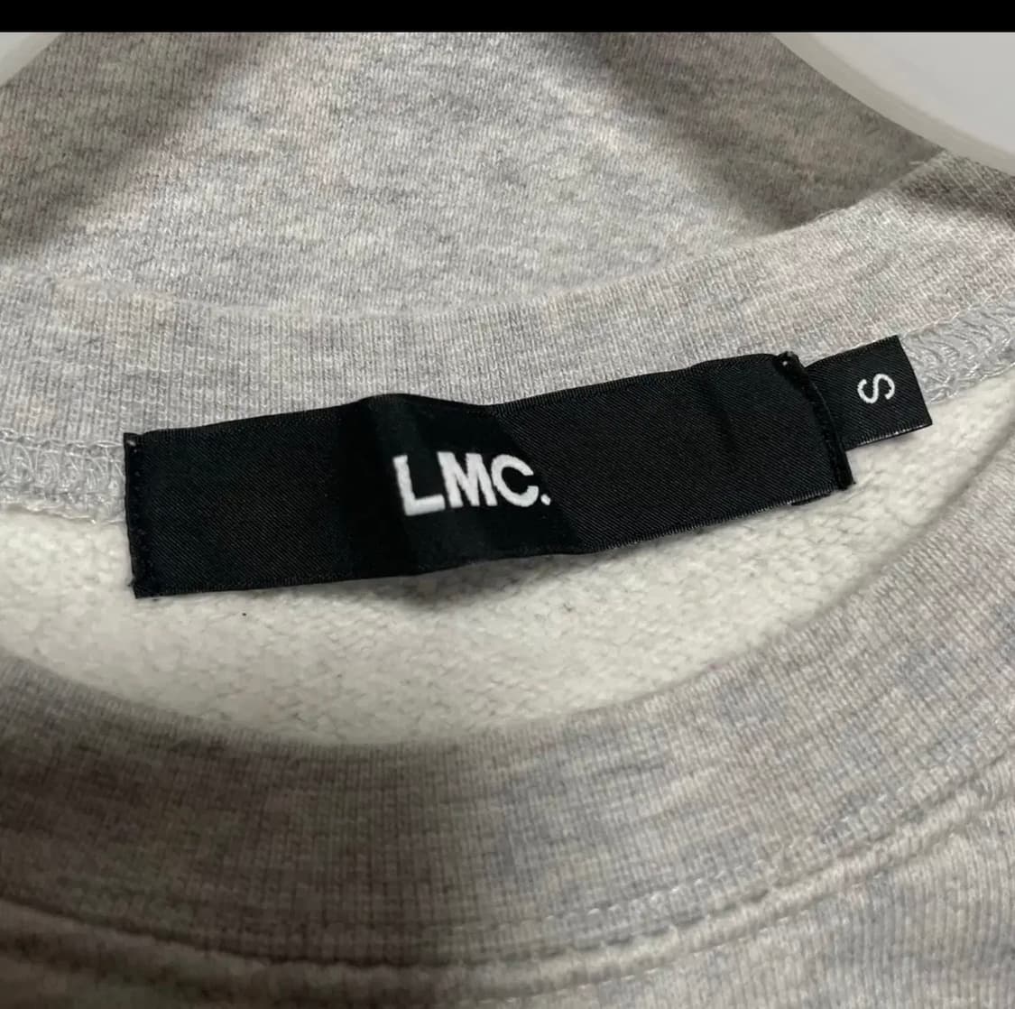 LMC 라이트 그레이 색상 맨투맨 상품이미지2