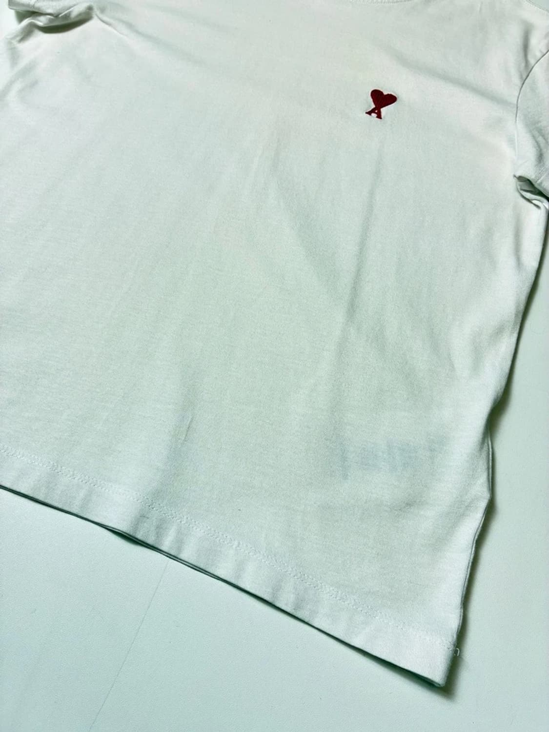 아미 AMI 스몰 하트 로고 코튼 반팔 티셔츠 PN9676 상품이미지4