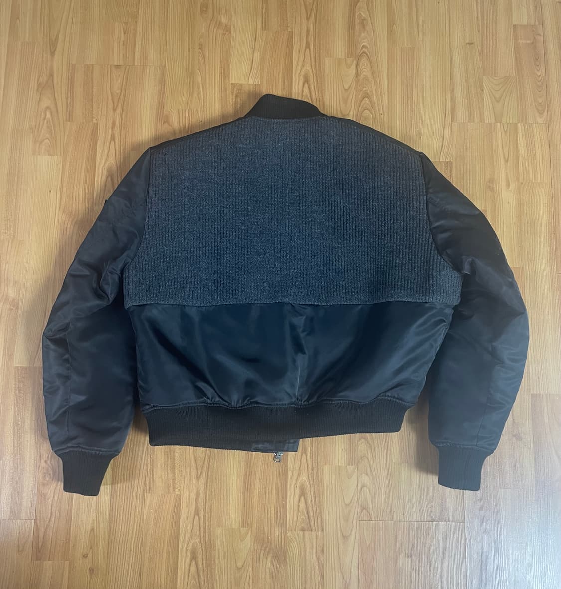 애니타임로릭 25fw자스민봄버 m팝니다 상품이미지3