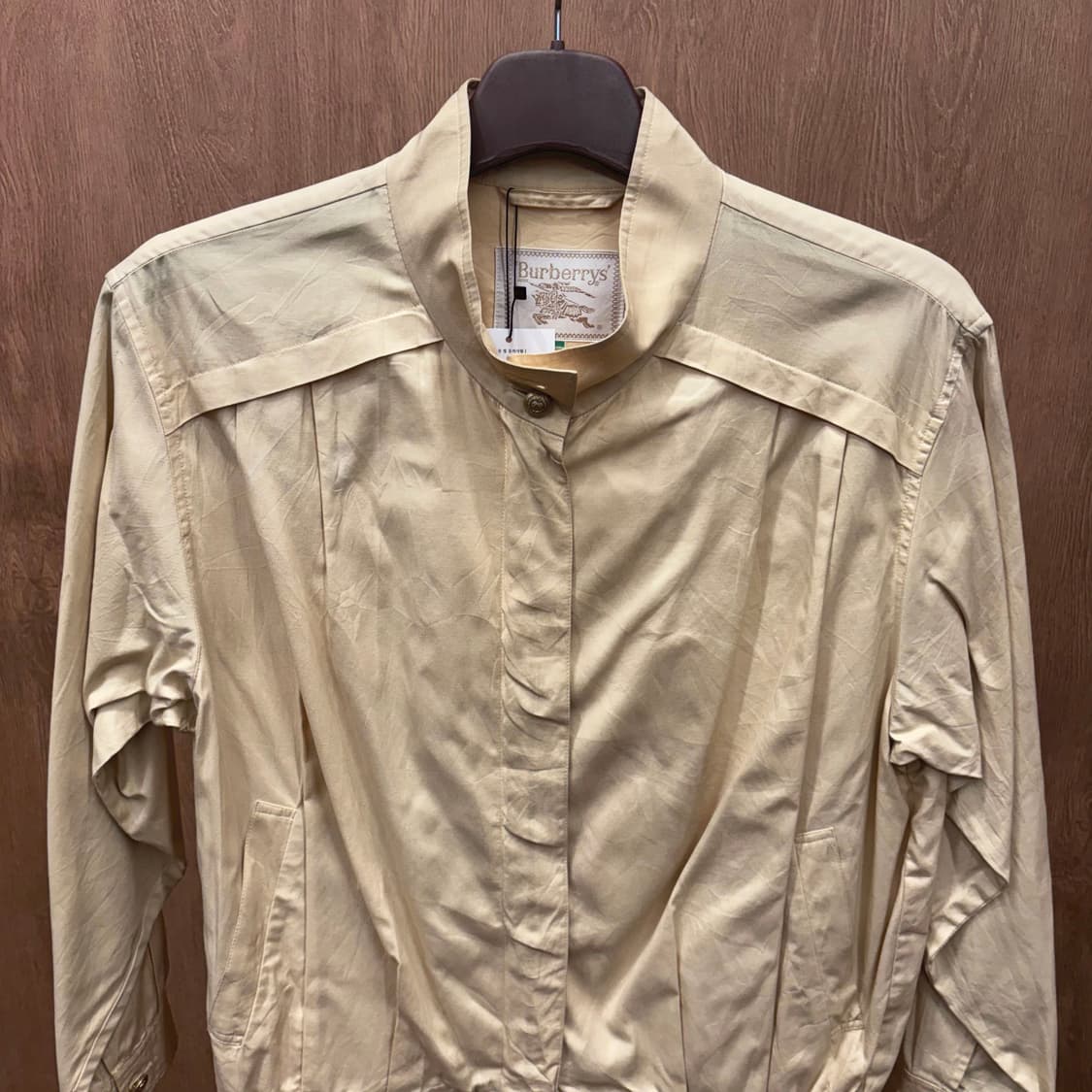 버버리 하이넥 블루종 자켓 숄더 요크 디테일 루즈핏 베이지 상품이미지4