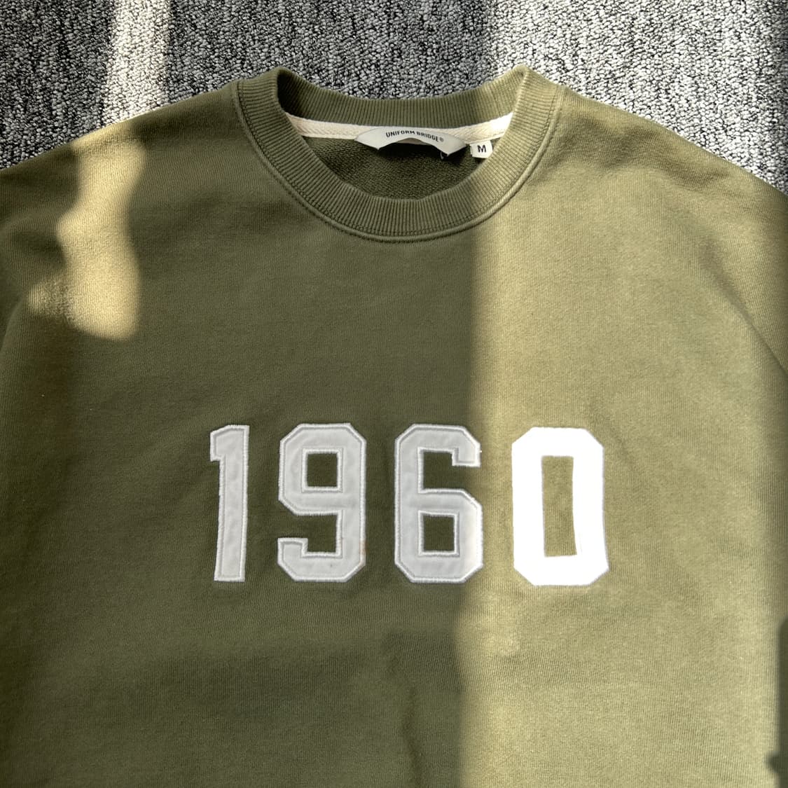 유니폼브릿지 카키 1960 맨투맨 상품이미지3