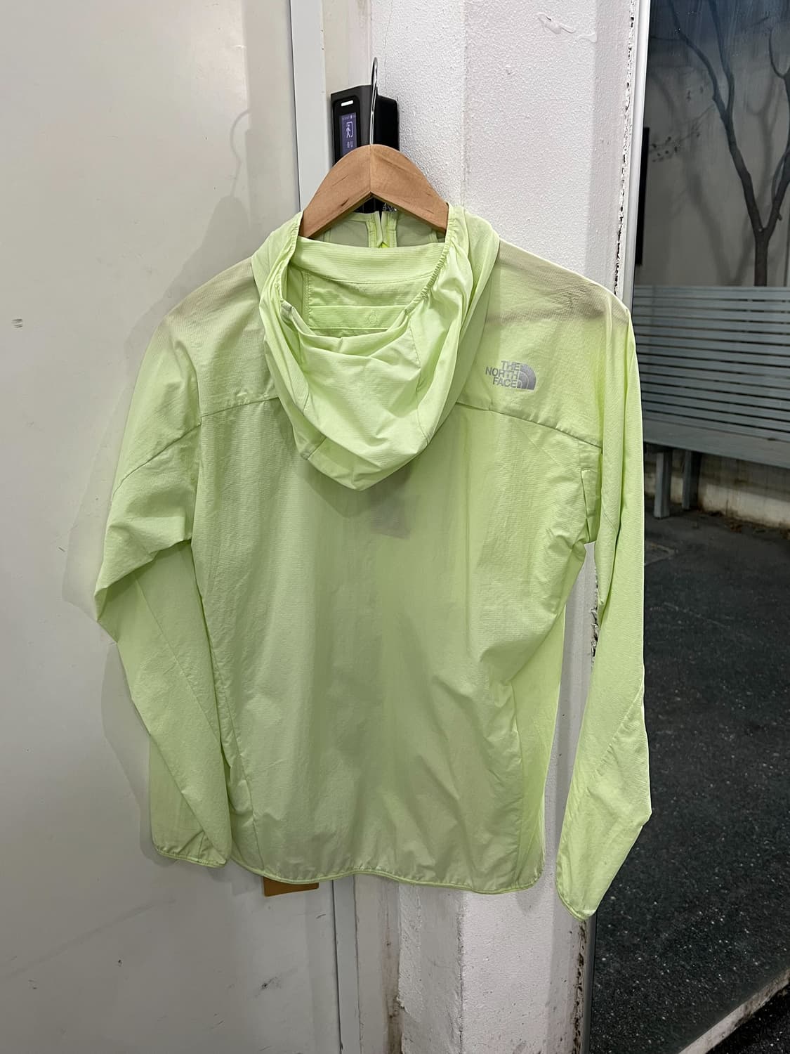 노스페이스 윈드브레이커 상품이미지2