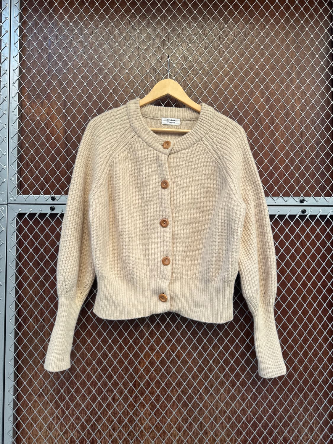 스튜디오톰보이 와플 버튼 오버핏 울 가디건 니트 F 상품이미지6