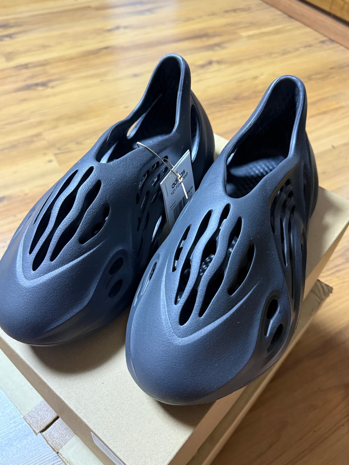 아디다스 이지 폼러너 오닉스 295 상품이미지1