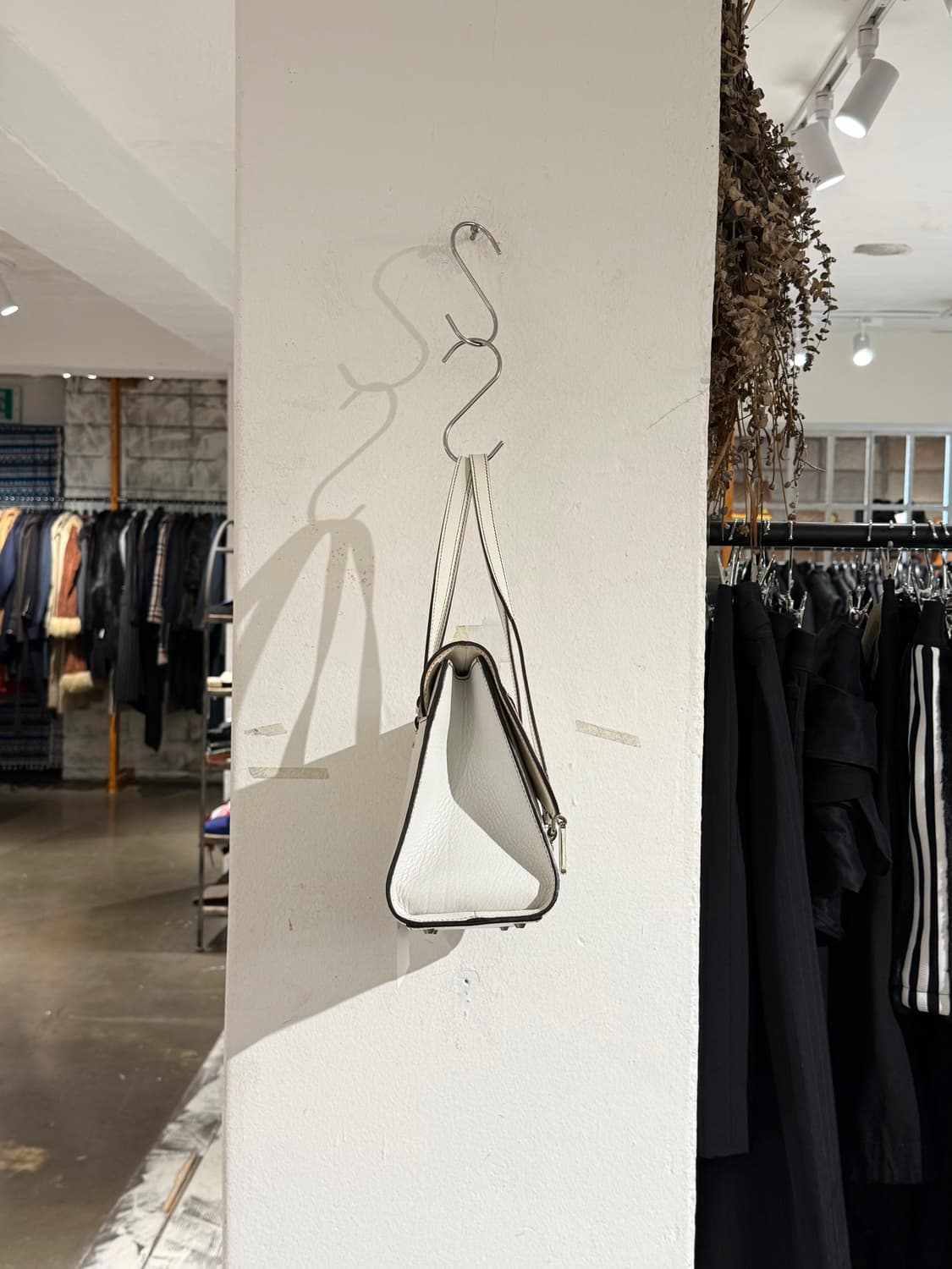 크리스찬 디올 00s 화이트 새들 더블 스트랩 숄더백 상품이미지4