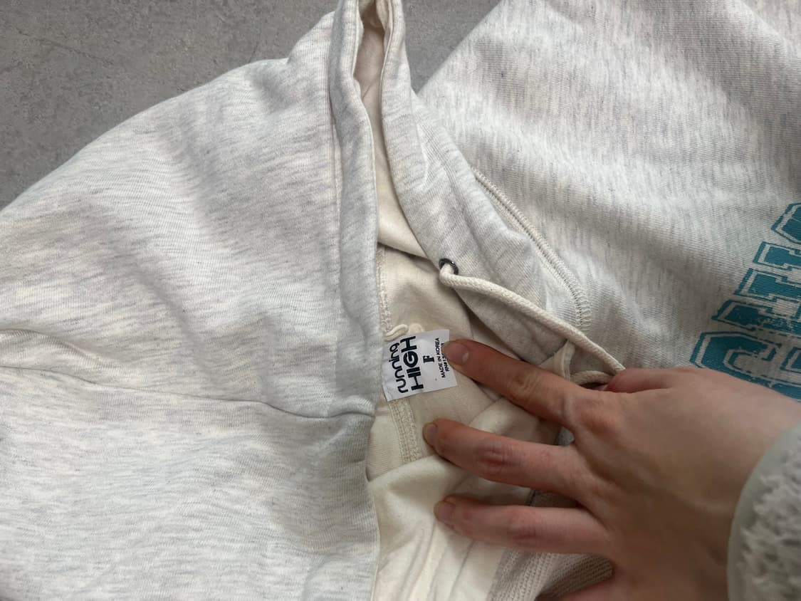 (품절상품)러닝하이 아치로고 레이어드 크롭 후디 라이트그레이 상품이미지5