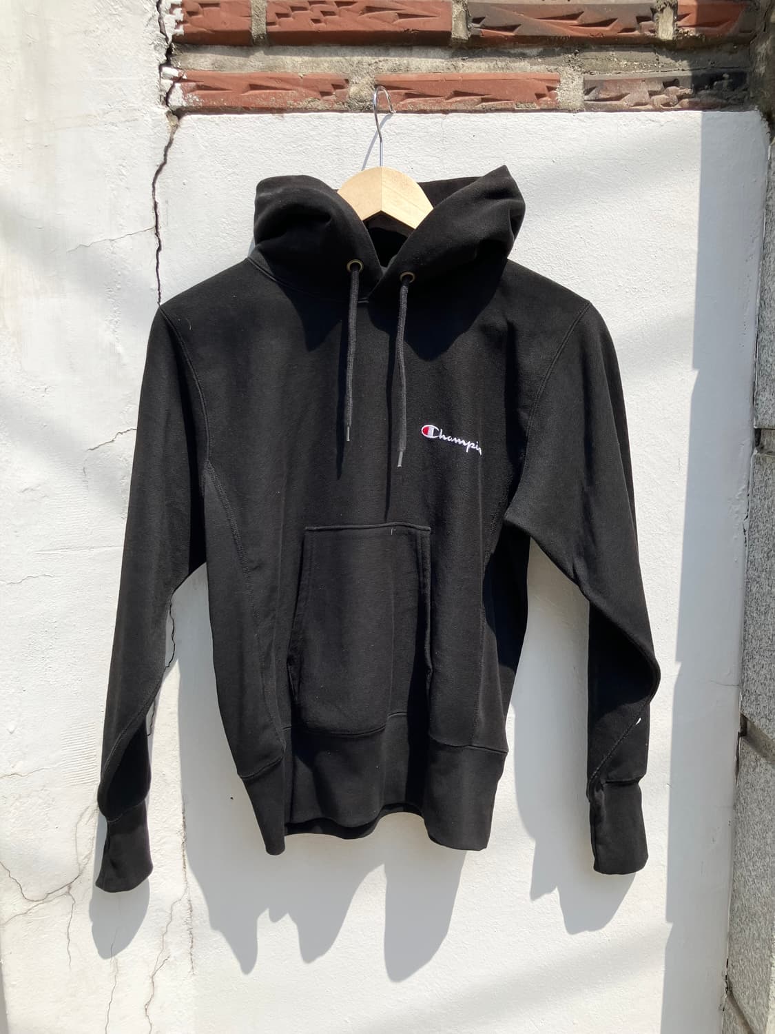 Champion 리버스위브 블랙 스몰로고 후드 상품이미지1