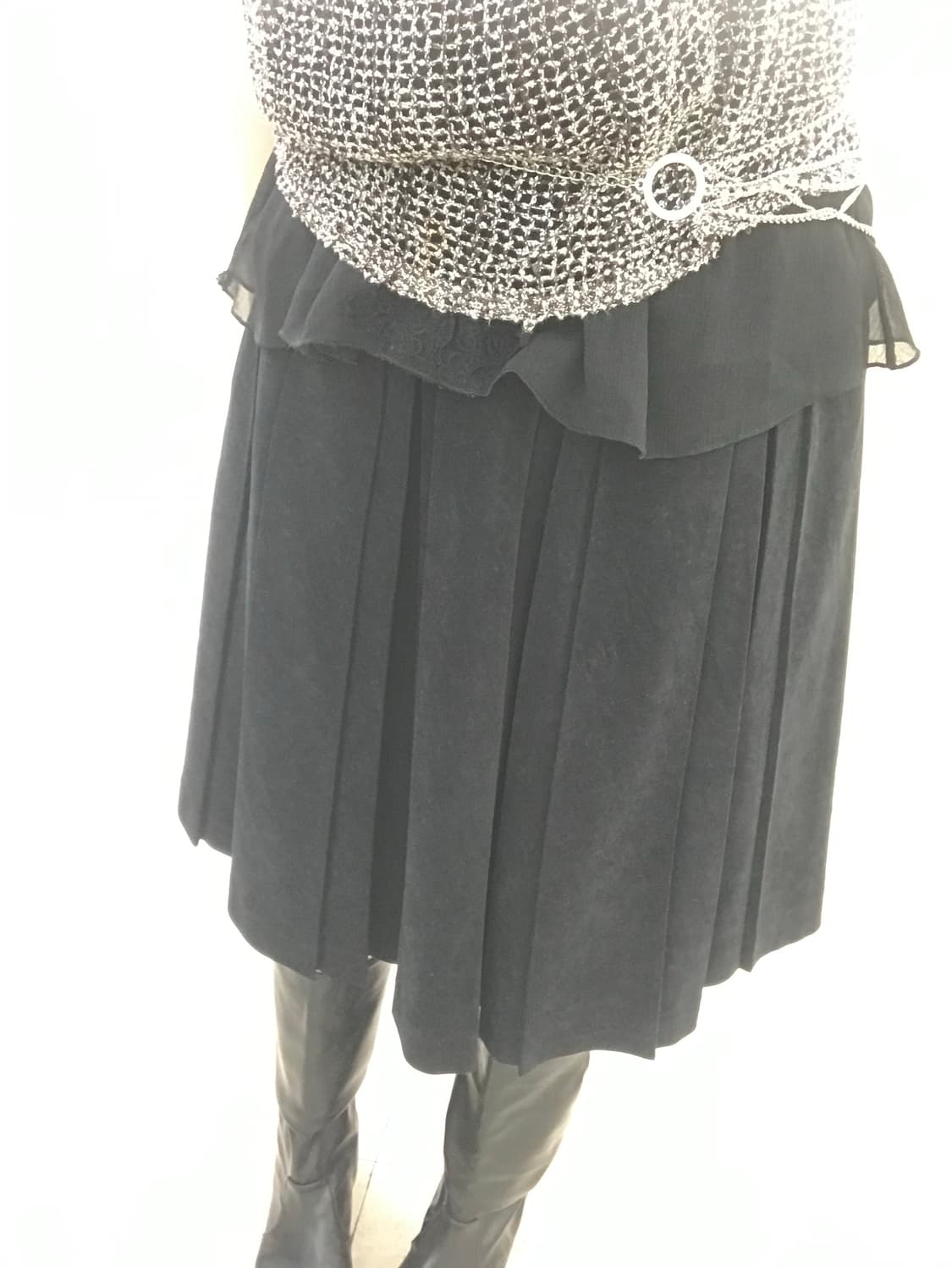 블랙 벨벳 플리츠 미디 스커트 상품이미지2